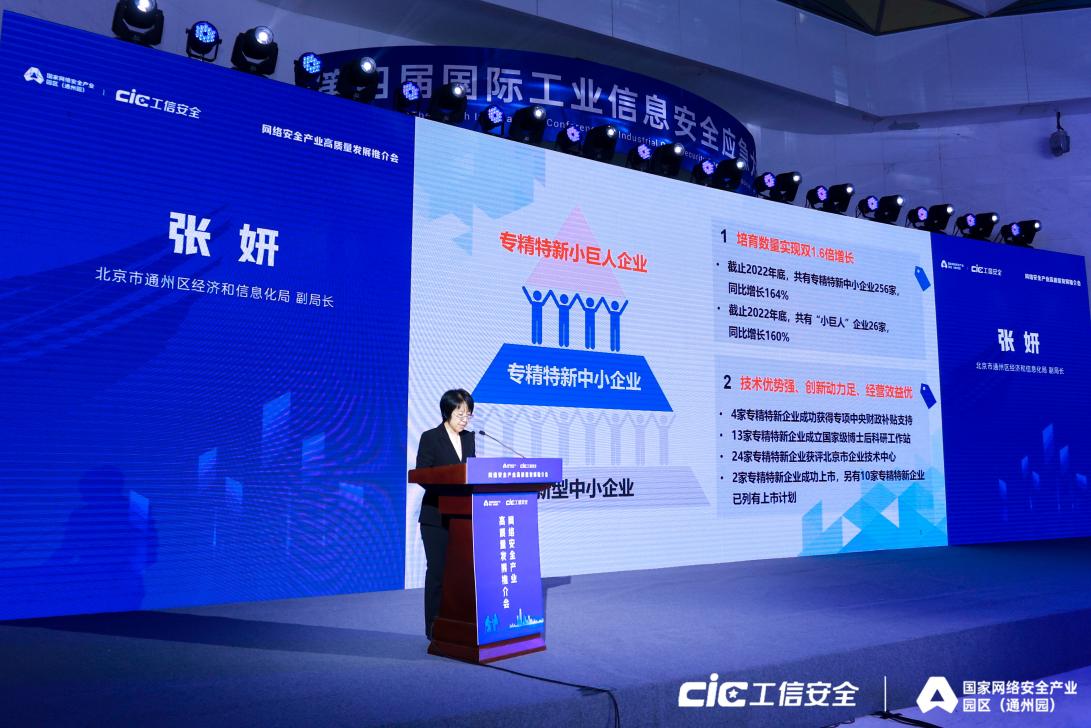 使用C#的相关知识，封装一个泛型的数据库访问查询方法